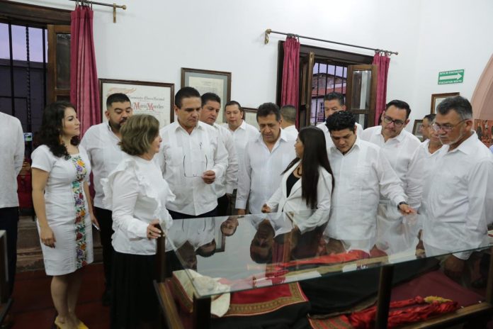 Encabeza Gobernador conmemoración del 205 Aniversario de la Constitución en Apatzingán