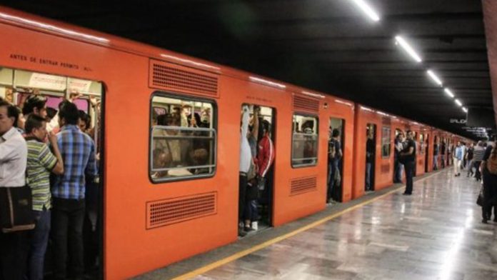 México: Mujer roció con gas pimienta a niños durante riña con la madre de los menores