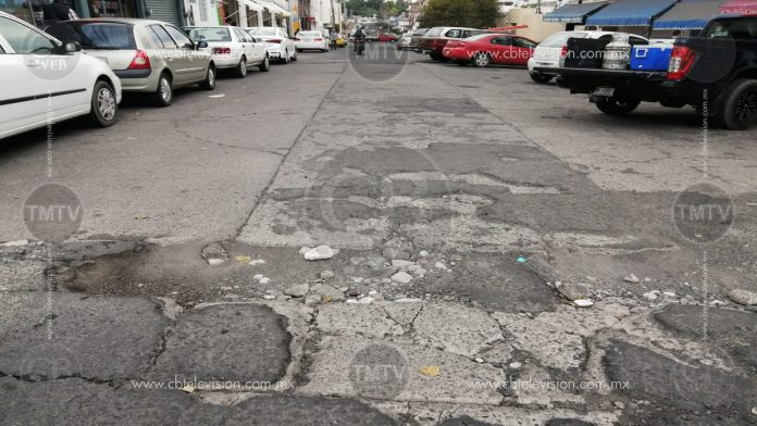 Locatarios molestos por el mal estado de la calle Madrigal de las Altas Torres