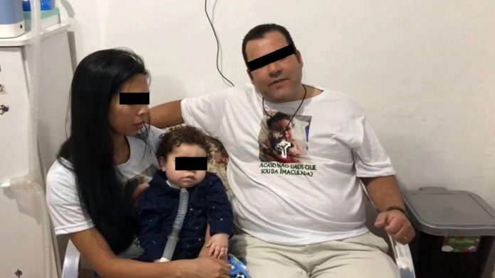 Bebé muere porque su papá gastó el dinero que recaudaron para su tratamiento en viajes y mujeres