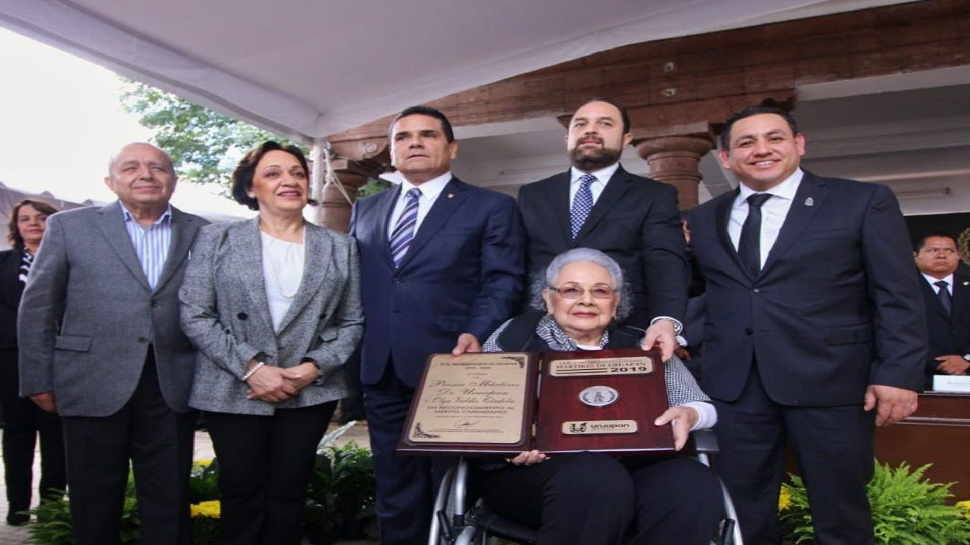 Entregan Presea Mártires de Uruapan 2019 a Olga Valdés Córdoba y al Profesor Jesús Mejía Vera Entregan Presea Mártires de Uruapan 2019 a Olga Valdés Córdoba y al Profesor Jesús Mejía Vera