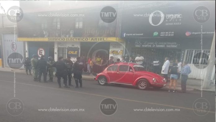 Le meten tres balazos a un joven en Bucareli y sobrevive