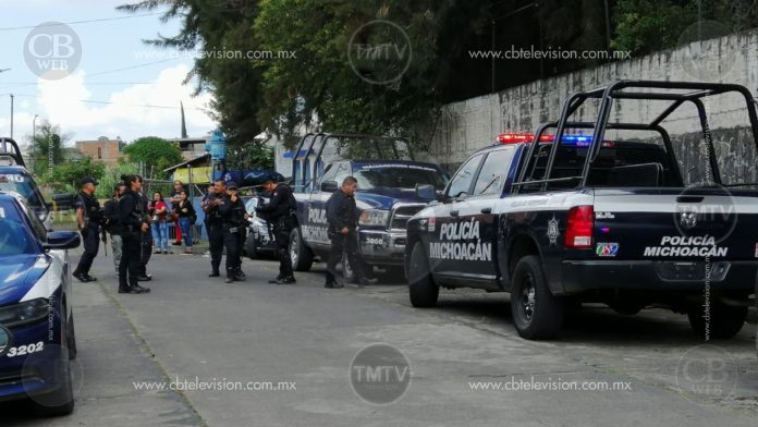Agreden a un joven a balazos al interior de su casa