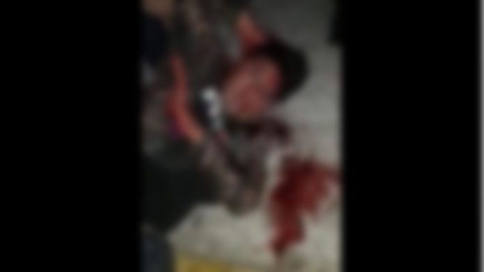 Video: Vecinos golpean a presunto ladrón y lo graban para humillarlo