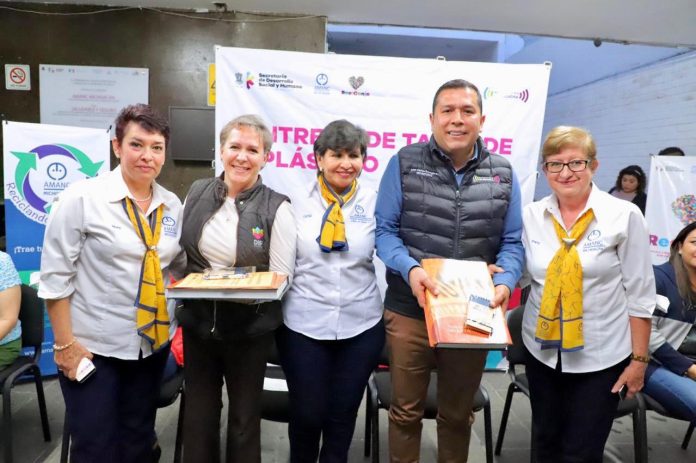 Entrega Sedesoh 10 toneladas de tapas de plástico a AMANC