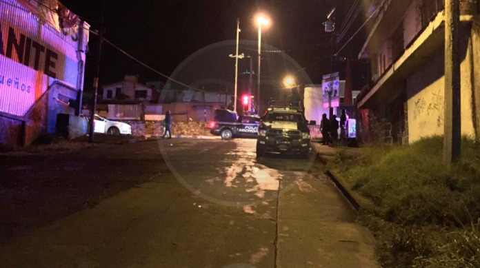 Balean a dos en la calzada Benito Juárez