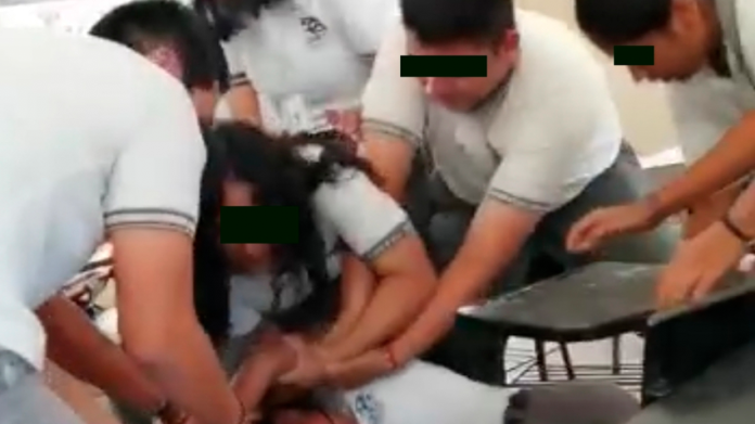 Durante pelea en la escuela, estudiante sufre desprendimiento de cuero cabelludo
