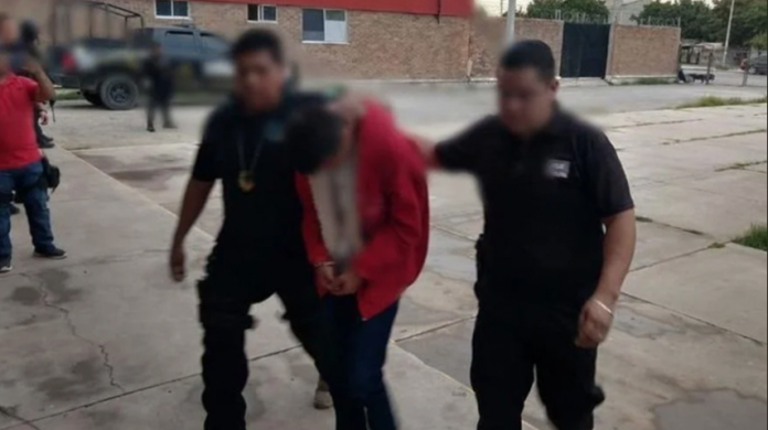 Asesinan a maestra en desfile de Torreón; cae su hijastro por ser el presunto autor intelectual