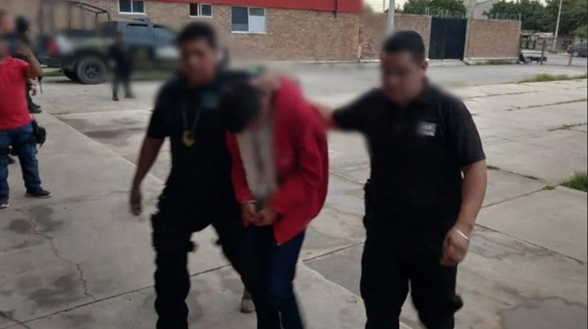 Asesinan a maestra en desfile de Torreón; cae su hijastro por ser el presunto autor intelectual Asesinan a maestra en desfile de Torreón; cae su hijastro por ser el presunto autor intelectual