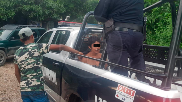 Ebrio y drogado le prende fuego a su vivienda; la policía lo arresta
