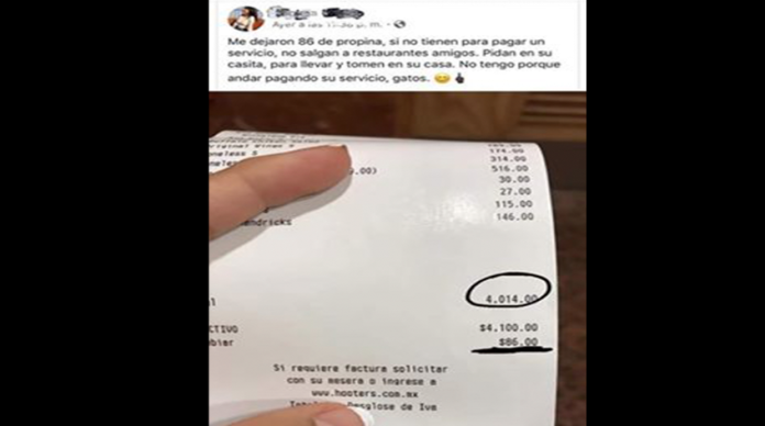 Mesera se molesta por la propina que recibió y desata polémica al quejarse en redes
