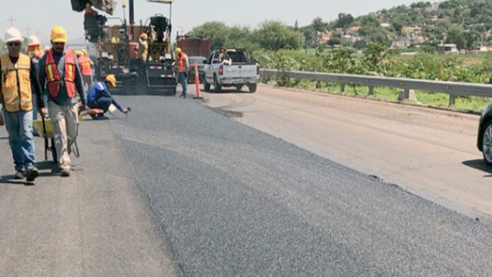El tramo de 4 kilómetros conecta los municipios de Irapuato y Cuéramo, en los que se utilizaron 1.7 toneladas de plástico postconsumo. 