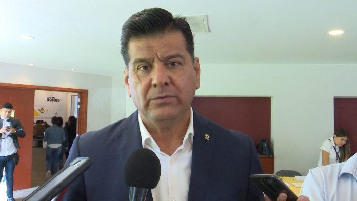 Raúl Morón Orozco tiene que que hacer una revisión de su gabinete: Bernardo Corona