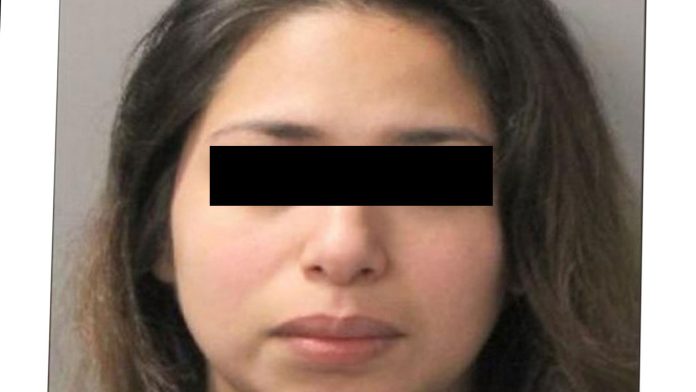 Maestra de secundaria es detenida por tener relaciones sexuales con alumno