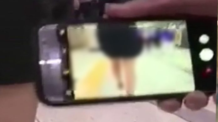 Detiene UNAM a sujeto que grababa las piernas de las mujeres