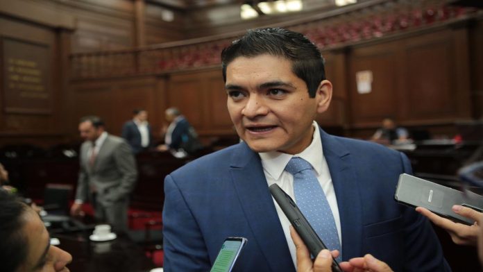 No aprobaremos nuevos impuestos injustificados en el estado: Arturo Hernández Vázquez