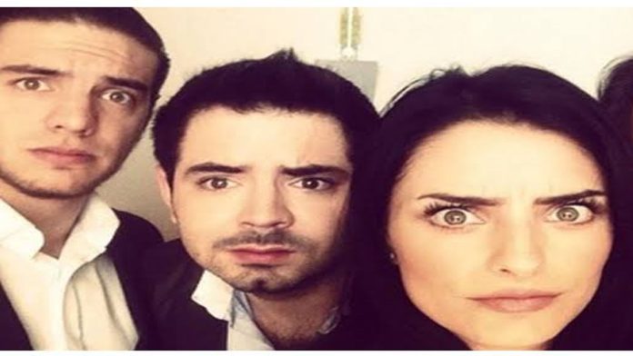 Critican foto de Aislinn Derbez bañándose sin ropa con sus hermanos