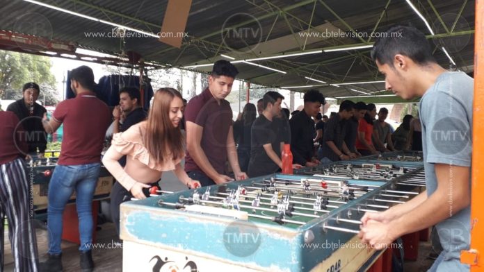 Estudiantes disfrutan y se divierten en el “Caña Fest”