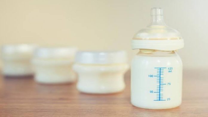 Mujer dona 15 litros de leche materna tras la muerte de su bebé