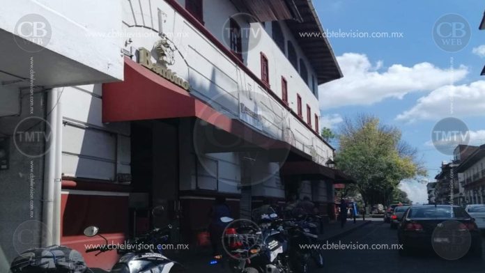 Roban a comensales del “Bambinos” en el centro de Uruapan