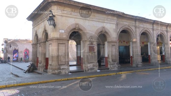 Grandes cantidades de basura cada mañana en la Plaza San Agustín, señalan ciudadanos