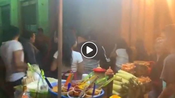 Videos: Vendedores ambulantes de se pelean a golpes en el Centro Histórico de Morelia