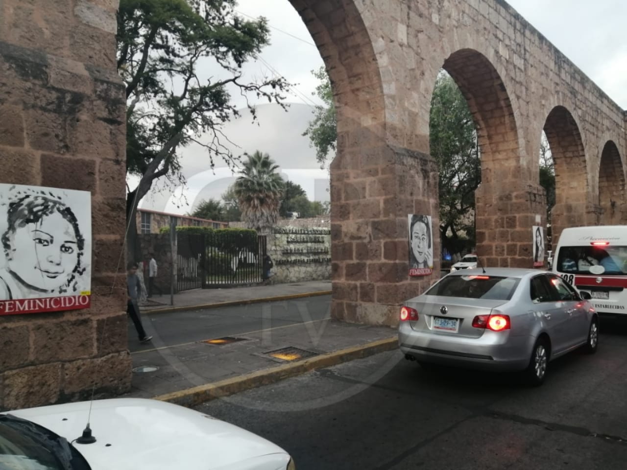 “Feminicidios” expuestos en el Acueducto de Morelia “Feminicidios” expuestos en el Acueducto de Morelia