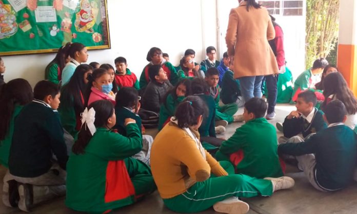 México: Estuciantes de secundaria se intoxican con ponche