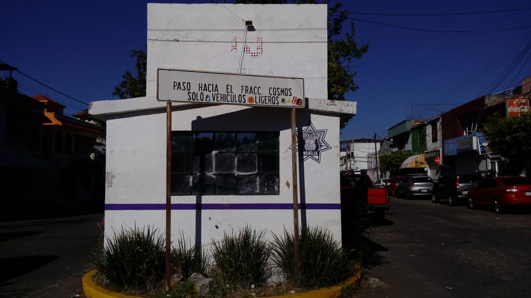 Por inseguridad, colonia Cosmos pide arreglo de caseta de vigilancia