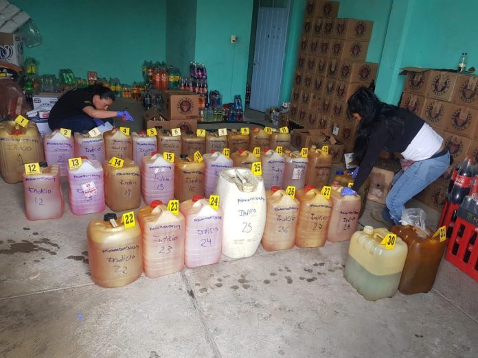 Catean domicilio y decomisan más de 600 litros de combustible ilegal