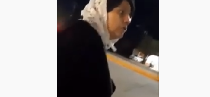 VIDEO: Señora estalla contra Disney y asegura que 
