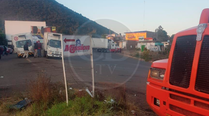 Bloqueo en la carretera Los Reyes-Zamora