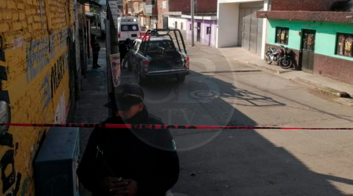 Asesinan matrimonio a puñaladas al interior de su vivienda