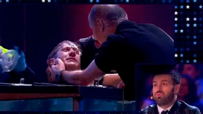 VIDEO: Mago estuvo a punto de morir ahogado en plena transmisión