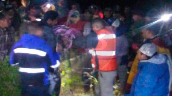Hombre cae rodando 30 metros a un barranco y sobrevive
