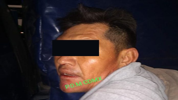 Ebrio ataca a dos policías con un cuchillo por intentar detenerlo 