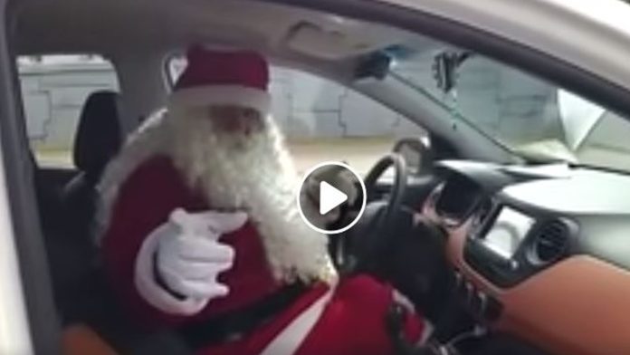 Santa Claus taxista se viraliza por ayudar a niños pobres
