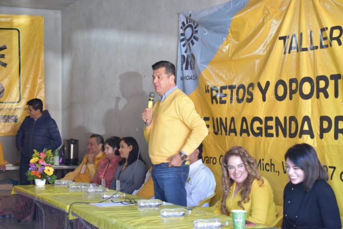 El PRD, tiene mujeres y hombres capaces de enfrentar el 2021: Juan Bernardo Corona