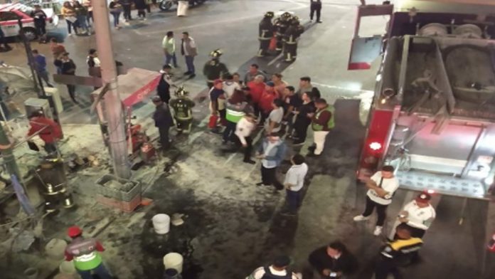 Video: Tras fuga de gas explota puesto de tacos