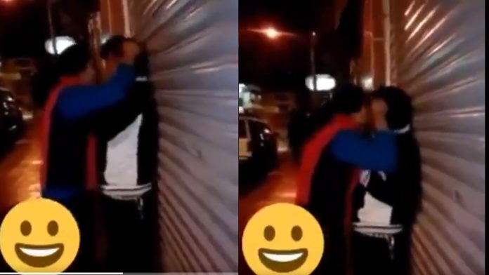 Video: “! Janet, Cálmate”, dice hombre mientras su novia lo besa agresivamente