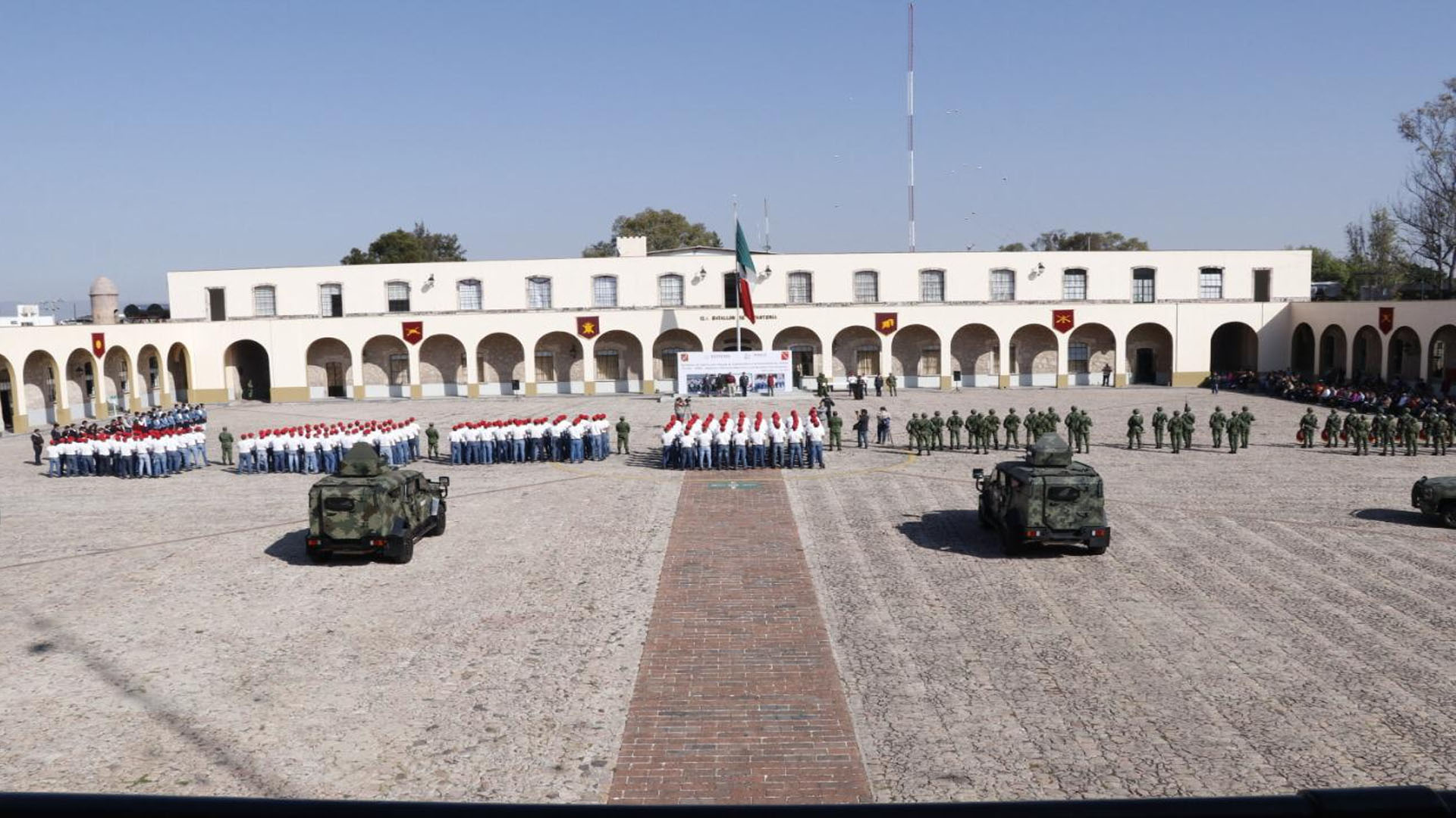 Sedena entrega cartillas y hojas de liberación a soldados del servicio militar nacional clase “2000” Sedena entrega cartillas y hojas de liberación a soldados del servicio militar nacional clase “2000”