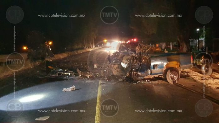 Choque frontal deja tres muertos y dos heridos