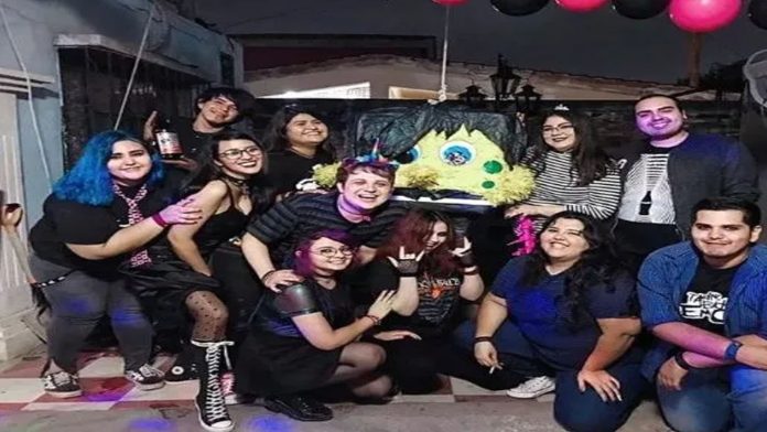 Viral: Organizan “Posada Emo” con música de My Chemical Romance