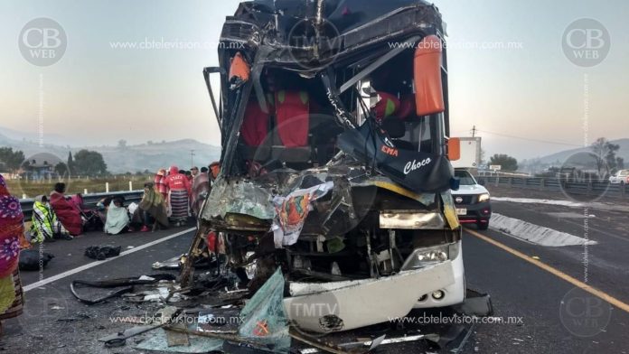 Estado de México emite listado de peregrinos michoacanos heridos en choque de autobús