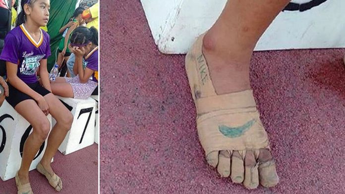 Niña “improvisa” Nikes con cinta y gana tres medallas de oro en atletismo