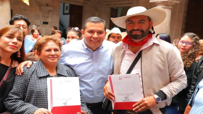Realizan toma de protesta a Jefa de Tenencia Morelos y Jefe de Jesús del Monte