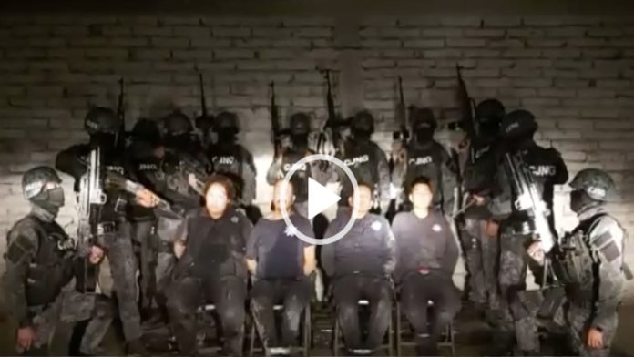 Video: CJNG difunde interrogatorio de policías secuestrados y asesinados en Villagrán