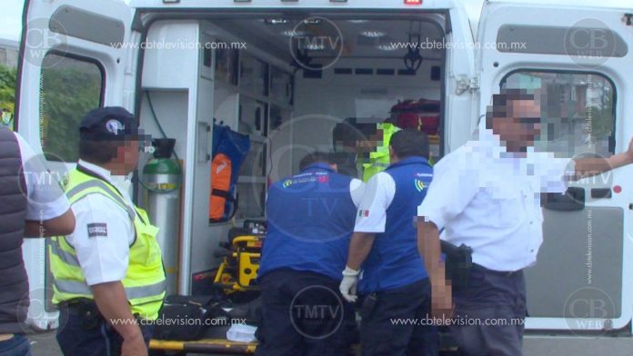 Mujer policía recibe un balazo a manos de su compañero afuera de Casa de Gobierno