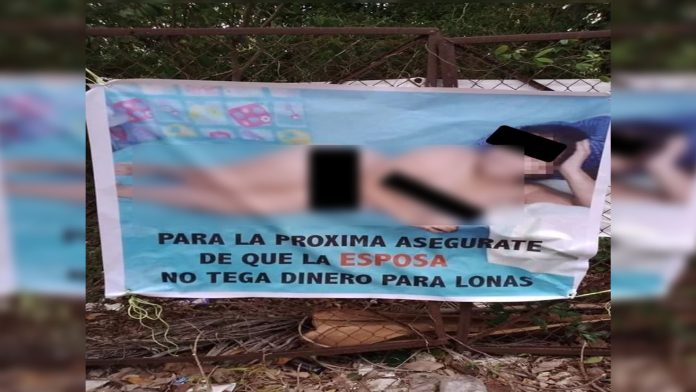México: Con “porno-manta” exhiben a mujer por andar con casados