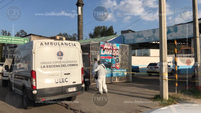 Asesinan a balazos a dos hombres dentro de un autolavado de Morelia